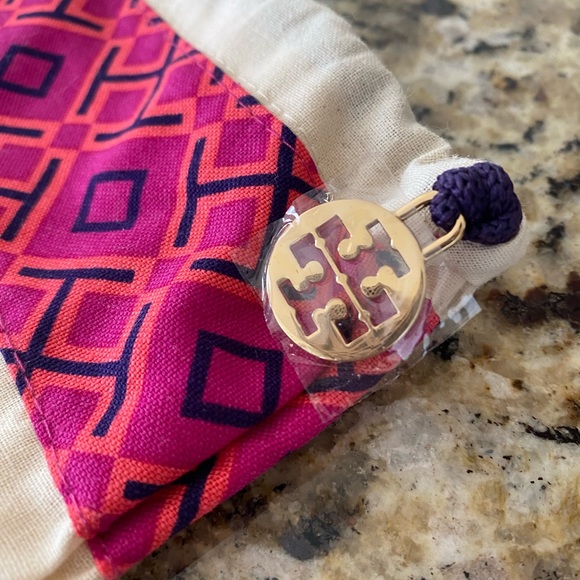 Meet your Posher, Miriam - Picture 1 of 1